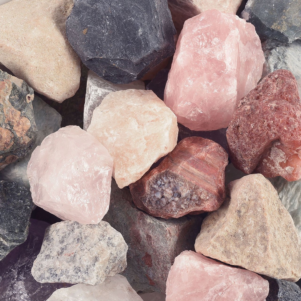 Top Plaza 1.9lb Bulk Rough Irregular Crystal Quartz 0.79-1.57\'\' Raw Natural Reiki Healing Assoirted Stones for Cabbing, Tumbling, Lapidary, Polishing, Wire Wrapping, Wicca