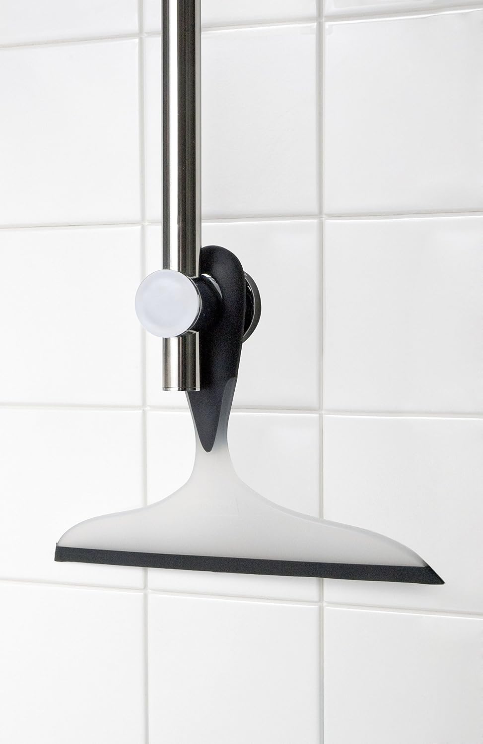 WENKO 18752100 Bathroom Squeegee Loano Black - for Bath and Shower Plastic, 23 x 17 cm, Black, White, 23 x 17 x 2.5 cm - Image 3