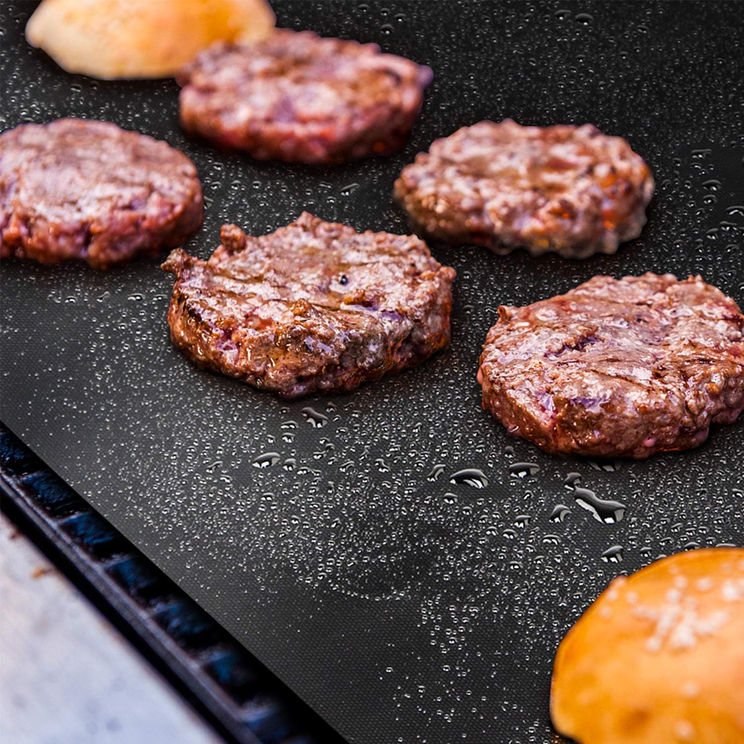 Chrider Grill Mat Set of 6 (4 Pcs Black+2 Pcs Copper) - Non-Stick BBQ Grilling Mats, Reusable and Easy to Clean, Barbecue Grilling Accessories Works on Electric Grill Gas Charcoal BBQ: Garden & Outdoor
