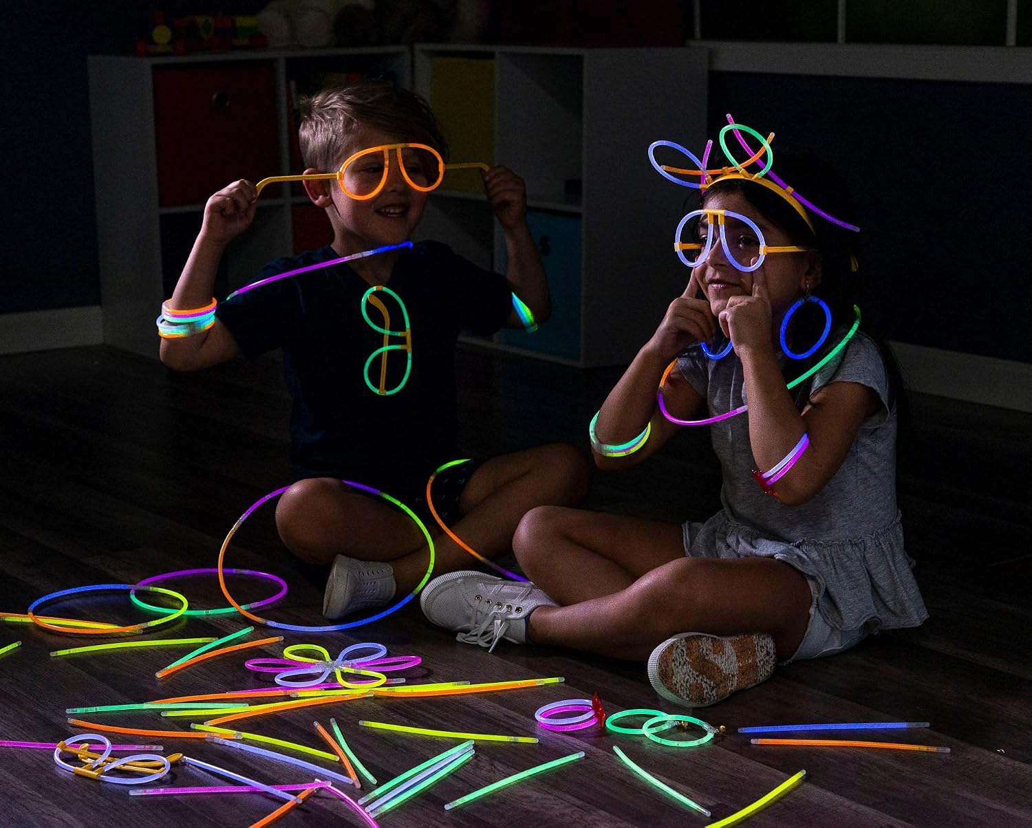 Glow Sticks Party Pack with Connectors - Colorful Lights Up Supplies for Parties Wedding, Birthday, Festival - Image 4