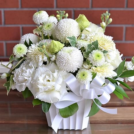 Amazon Hanalabo 和風テイストでお洒落にデザイン 特別な菊 プレミアムマム ピンポンマム ジャパニズムアレンジメント フラワー アレンジメント オンライン通販