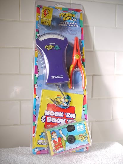 Amazon Com Fishing Kids Hook Em Book Em Kit Toy Sports Products Sports Outdoors