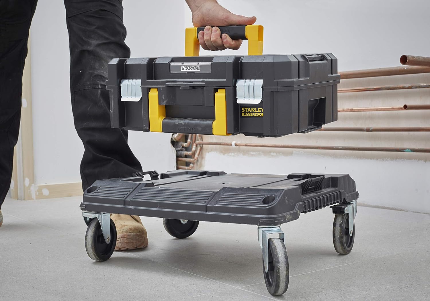 STANLEY FatMax® PRO-Stack™ Deep Drawer has 4 Small and 2 Big Removable Cups - Image 4