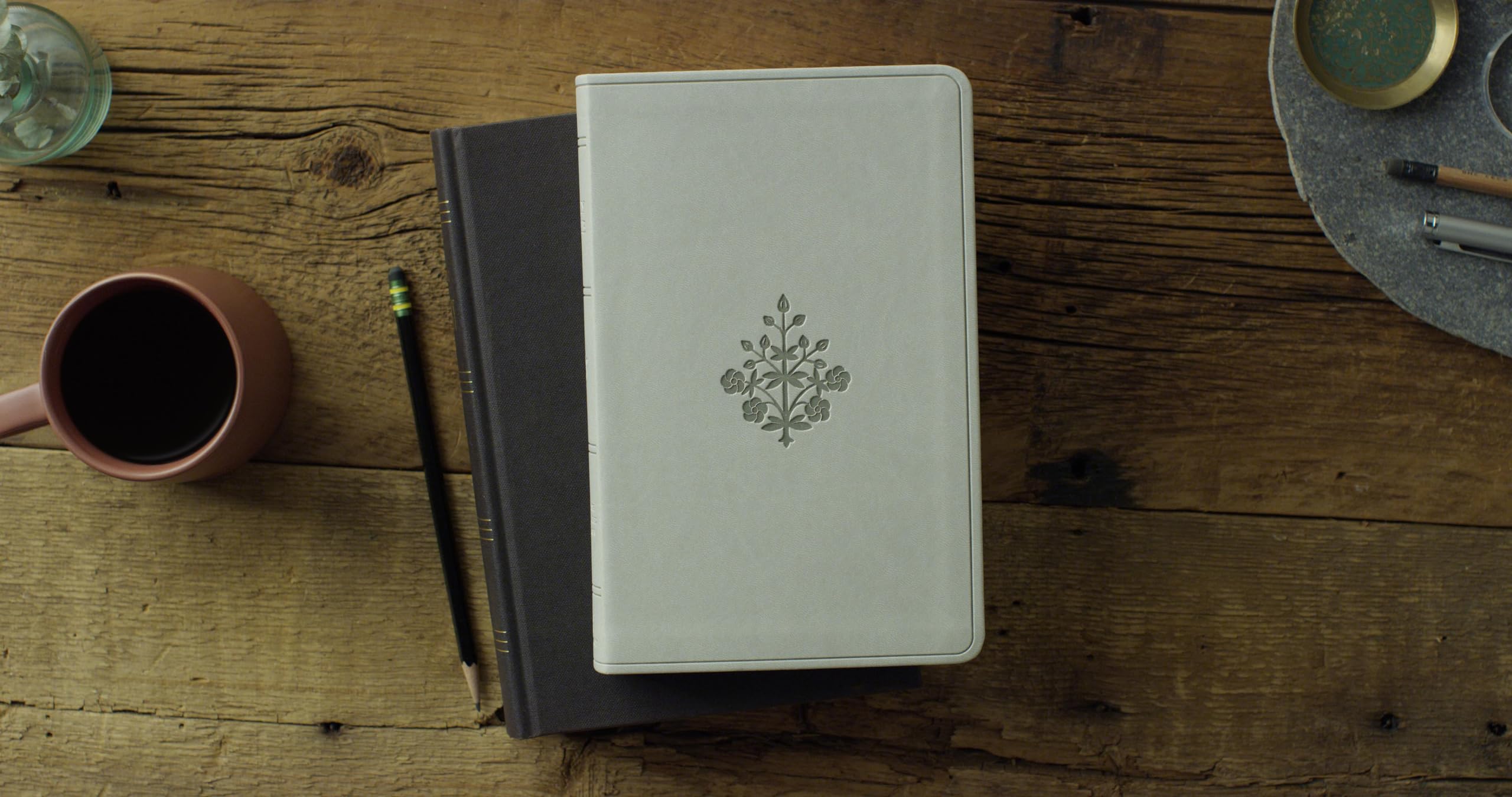 ESV Large Print Value Thinline Bible (TruTone, River Stone, Branch Design): Holy Bible, English Standard Version