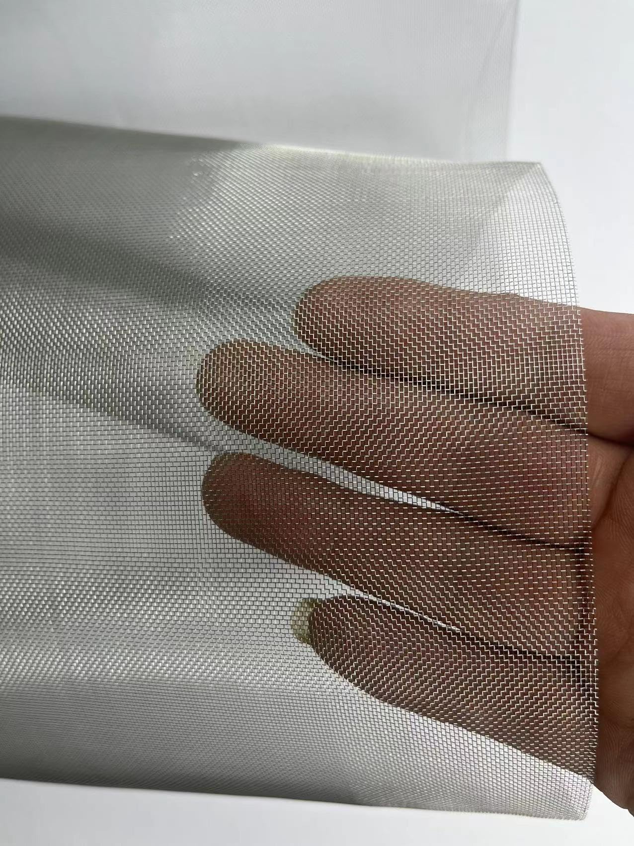 Photo 1 of MSJSZP Stainless Steel Mesh Screen Metal Mesh Vent Screen Vent Mesh Wire Mesh Sheet Fine Wire Mesh Mesh Vent Cover Screen Mesh Roll Screen Material Rodent Proof Wire Mesh (1, 30mesh(31×100cm)