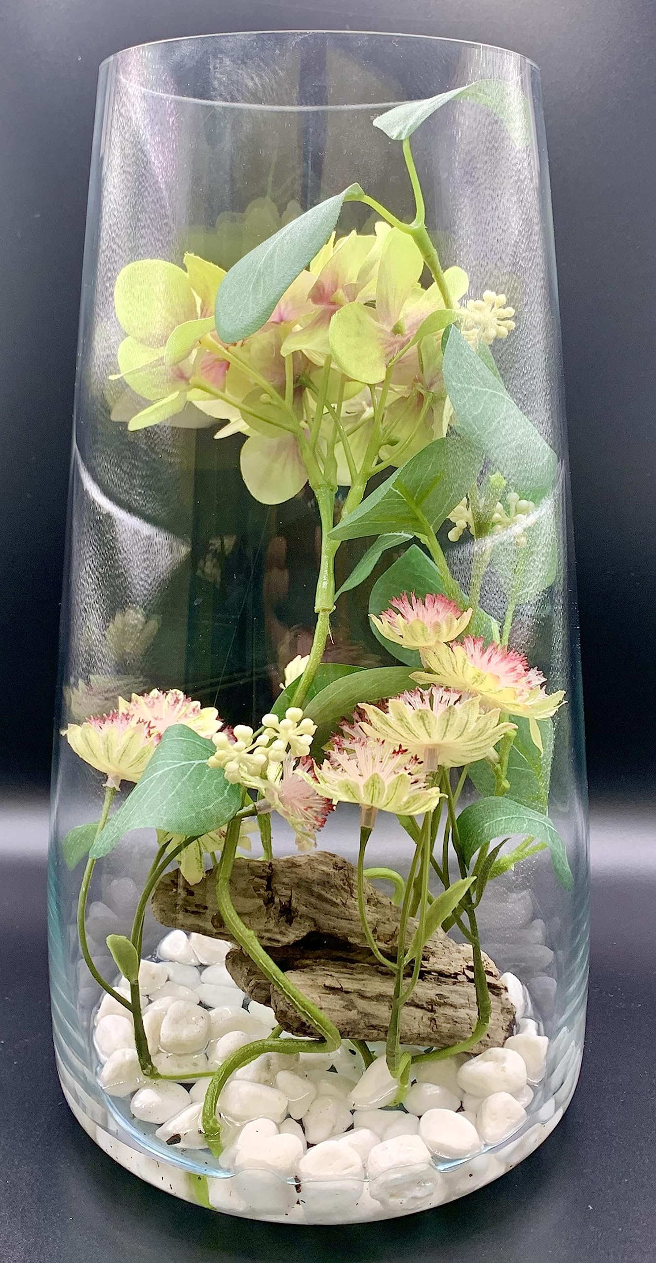 SMArtDecor Ltd - Artificial Decorative Flower Arrangement with 16x20x30cm Vase set in Faux Water