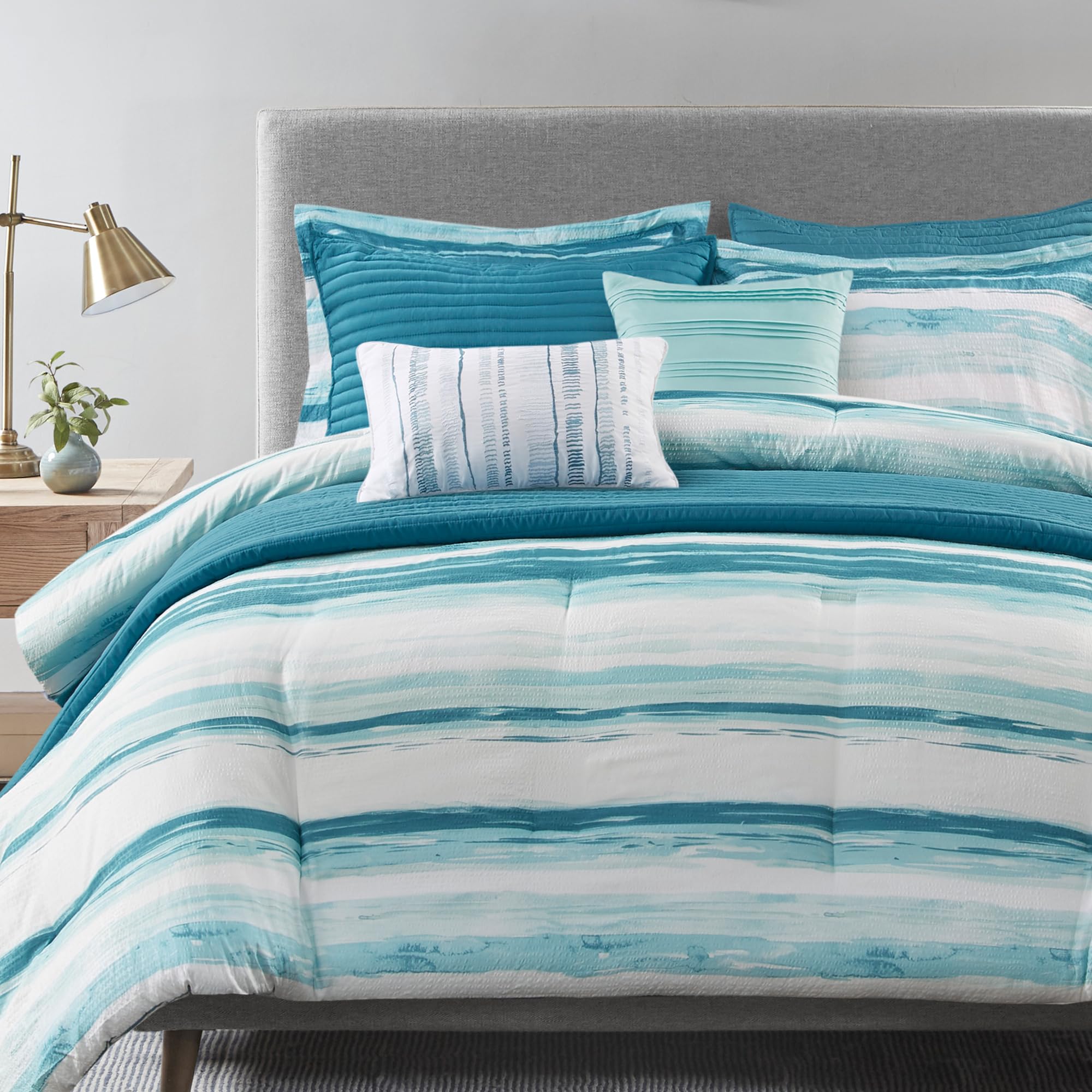 Madison Park Marina Comforter Quilt Combo Set - Modern Luxury Design, All Season Down Alternative Bedding, Matching Shams, Decorative Pillows, Full/Queen(90"x90"), Aqua 8 Piece Image