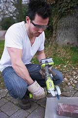 Ryobi R18AG-140S 18V ONE plus Cordless Angle Grinder Starter Kit 4.0Ah view 4