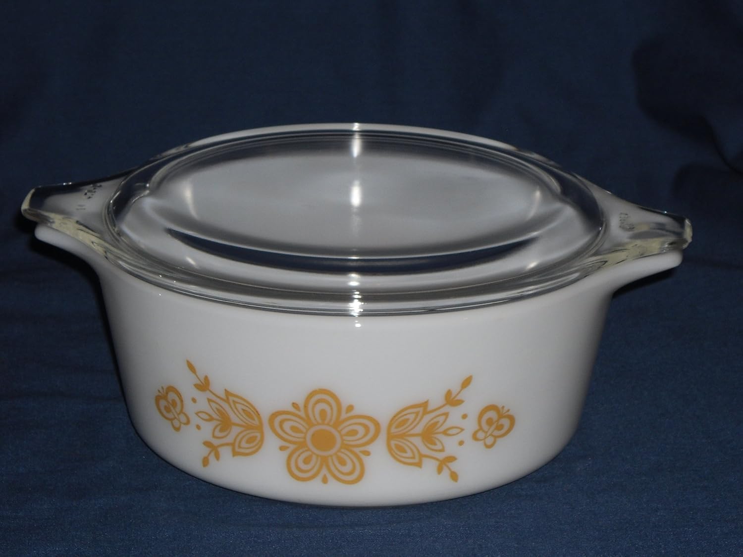 PYREX "Butterfly Gold 1" Bake Serve Store Casserole Dish w/Lid - 1 1/2 Pint