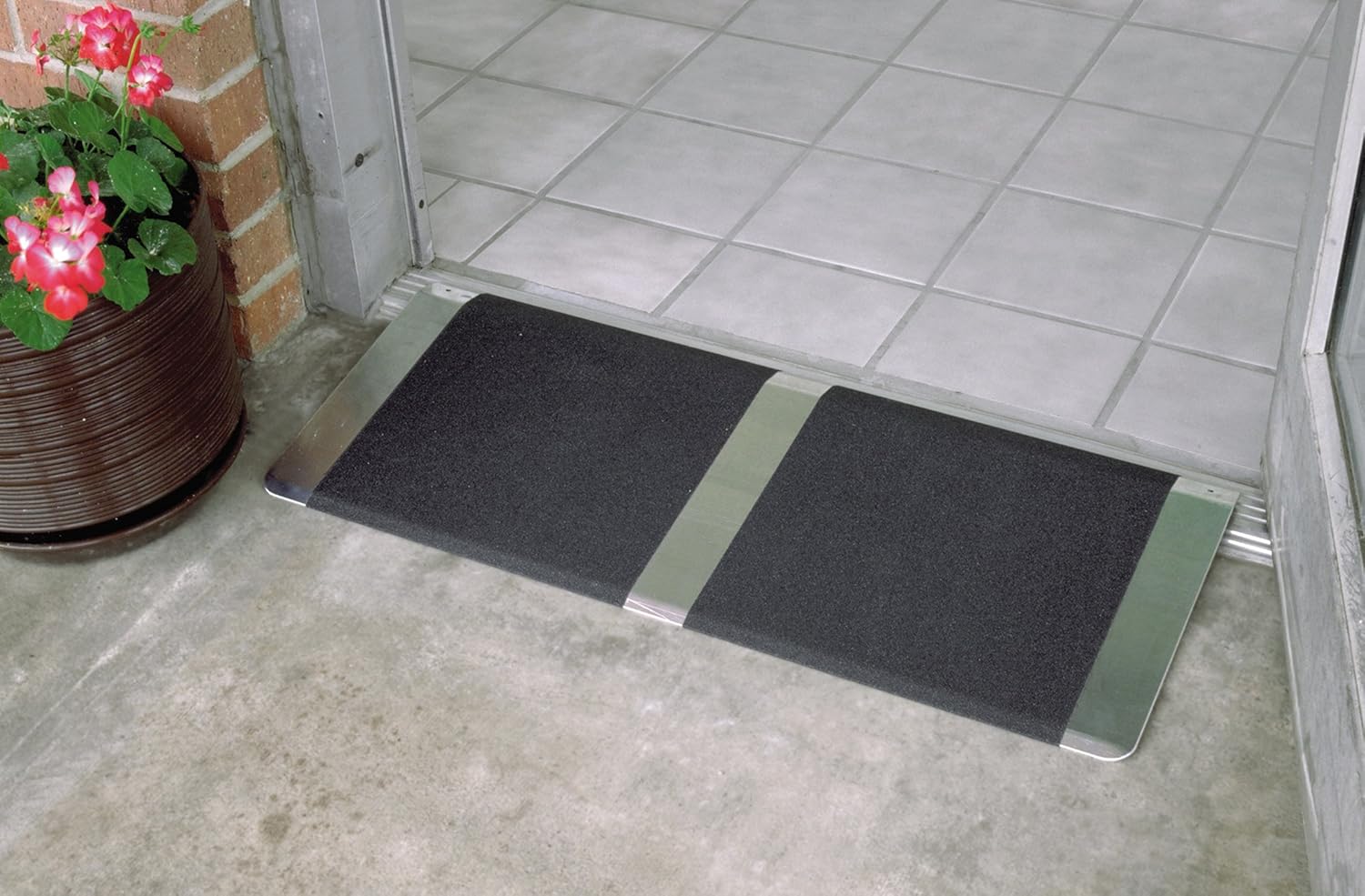 Prairie View Industries TH2432 Threshold Ramp, 24 x 32 Inch: Health & Personal Care