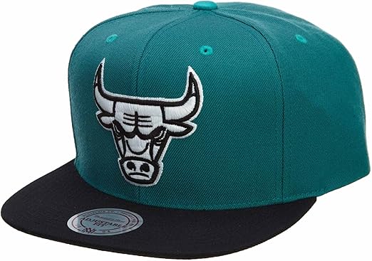green chicago bulls hat