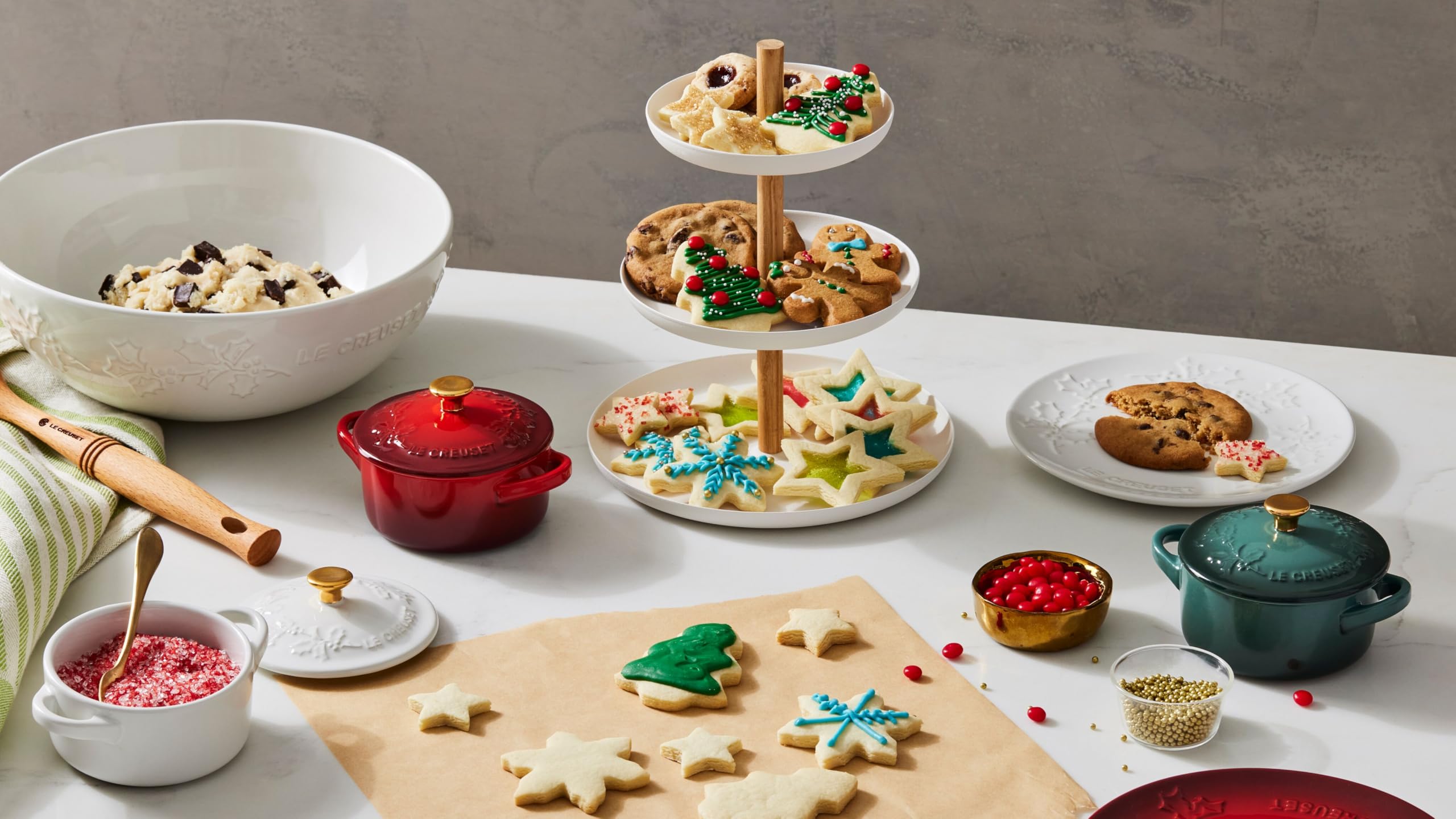 Le Creuset Stoneware Holly Collection Mini Round Cocotte, 8 Oz, Artichaut with Gold Knob
