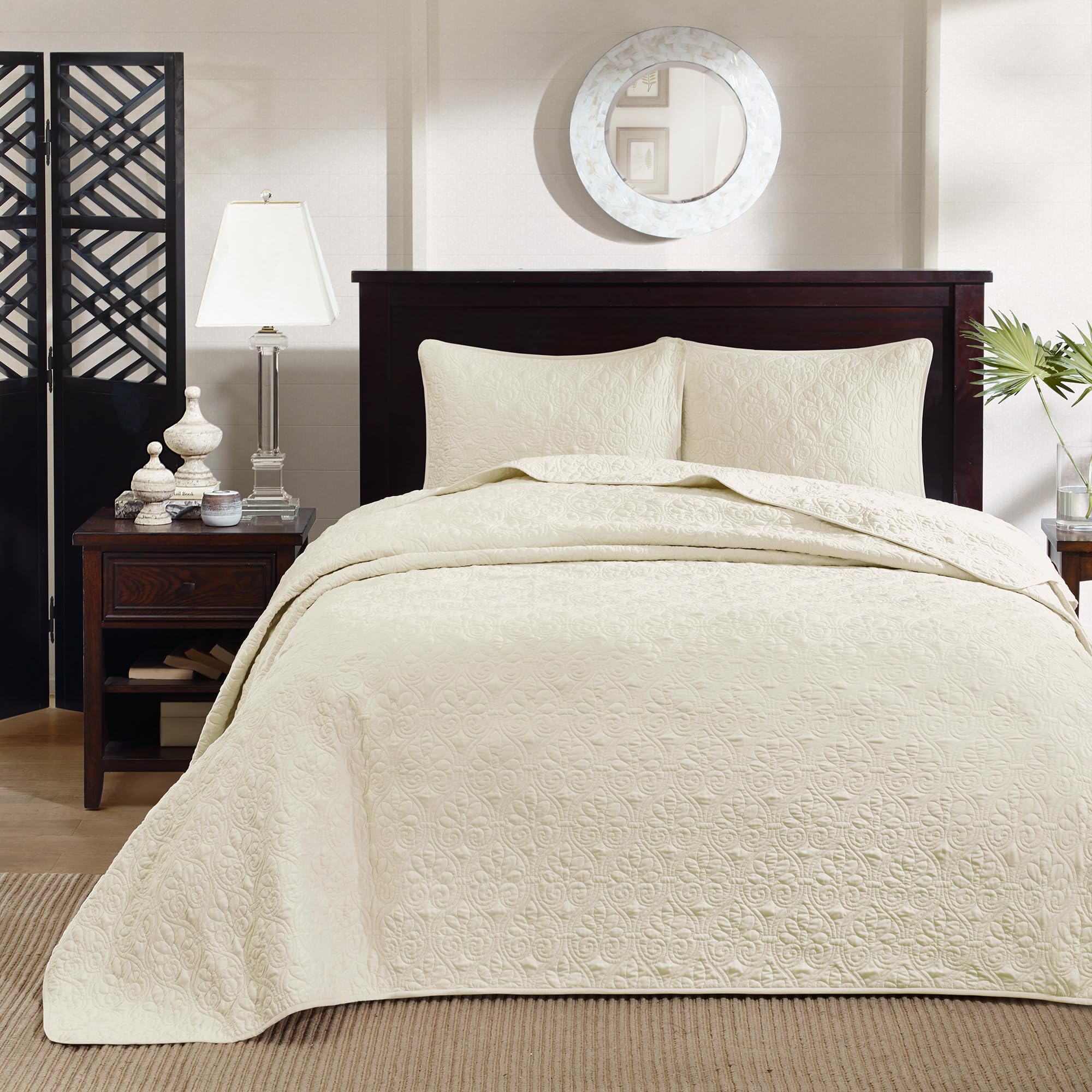 Madison Park Quebec King Size Quilt Bedding Set - Ivory , Damask – 3 Piece Bedding Quilt Coverlets – Ultra Soft Microfiber Bed Quilts Quilted Coverlet Image