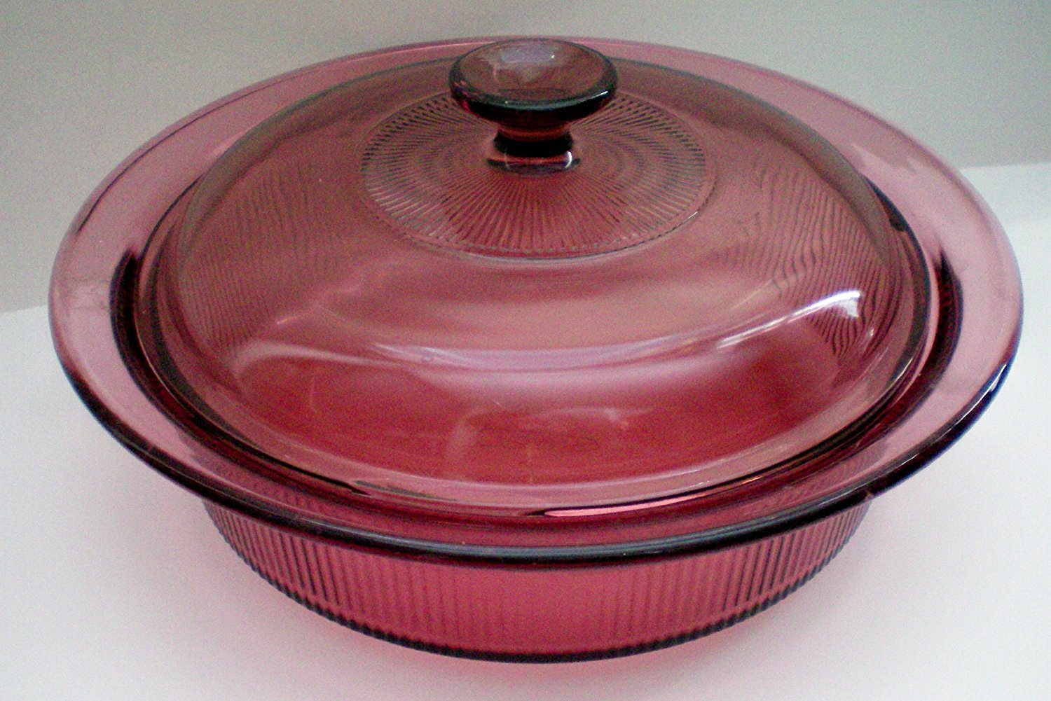 Corning Vision Visions Cranberry 2.5 L Casserole w/ Glass Lid -- as shown -- 11 1/8" Diameter