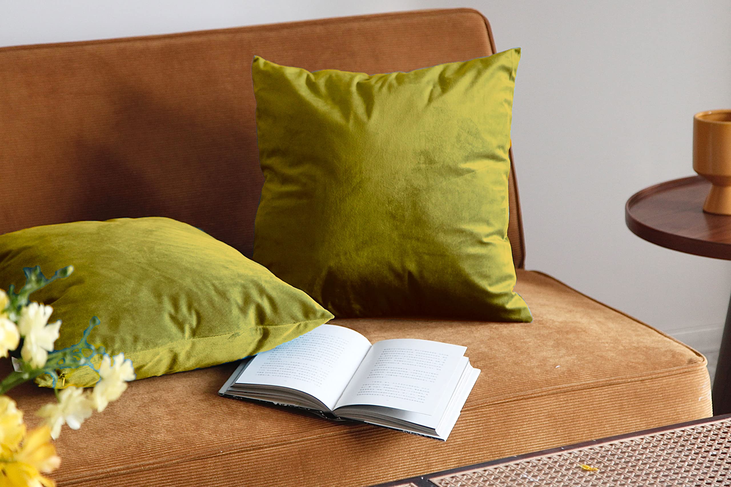 Pagnanno. Set of 2 Soft Velvet Cushion Covers 45x45cm(18x18 Inches) Plain Throw Pillowcases Square Cushion Covers for Chairs,living room,bedroom with Invisible Zipper ((Pack of 2), Olive Green)