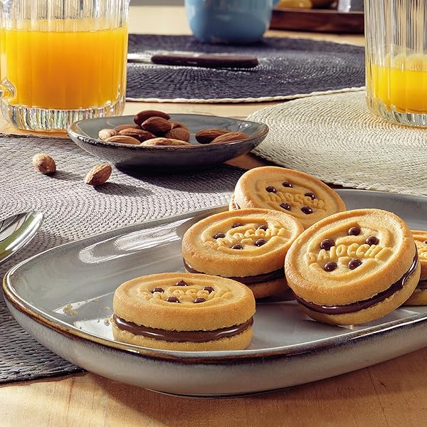 MULINO BIANCO BAIOCCHI 9.17OZ (260G) – ITALY’S #1 COOKIE MADE WITH NATURAL INGREDIENTS – AUTHENTIC ITALIAN BISCUITS FILLED WITH CHOCOLATE HAZELNUT CREAM – PERFECT WITH COFFEE OR TEA