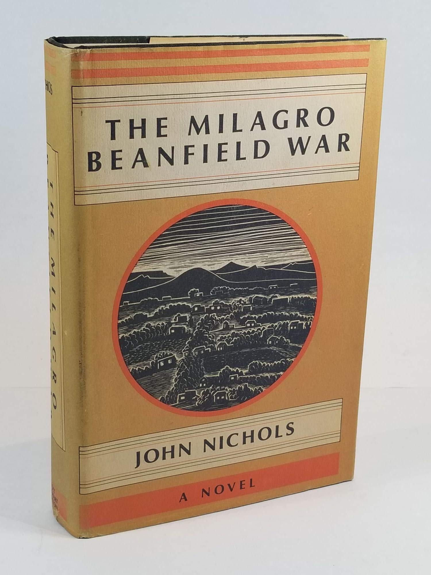 The Milagro Beanfield War Nichols John Treadwell 9780030122514 Amazon Com Books