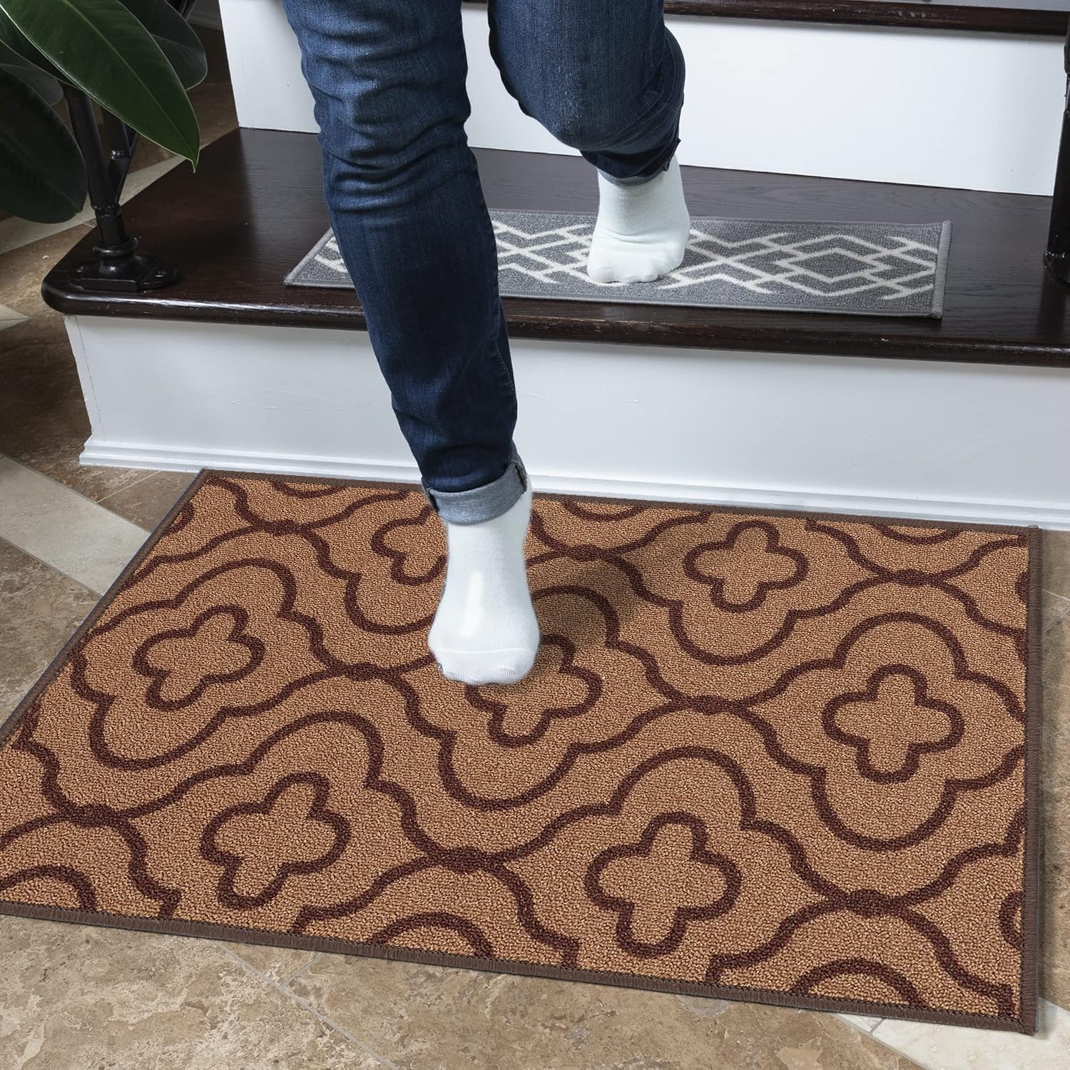 GULLAMBO Washable Door Mat - Non Slip Mat For Wooden Floor - Super Absorbent Dirt Trapper - Kitchen Indoor Hallway Runner Rugs (Club Beige, 50x80cm)