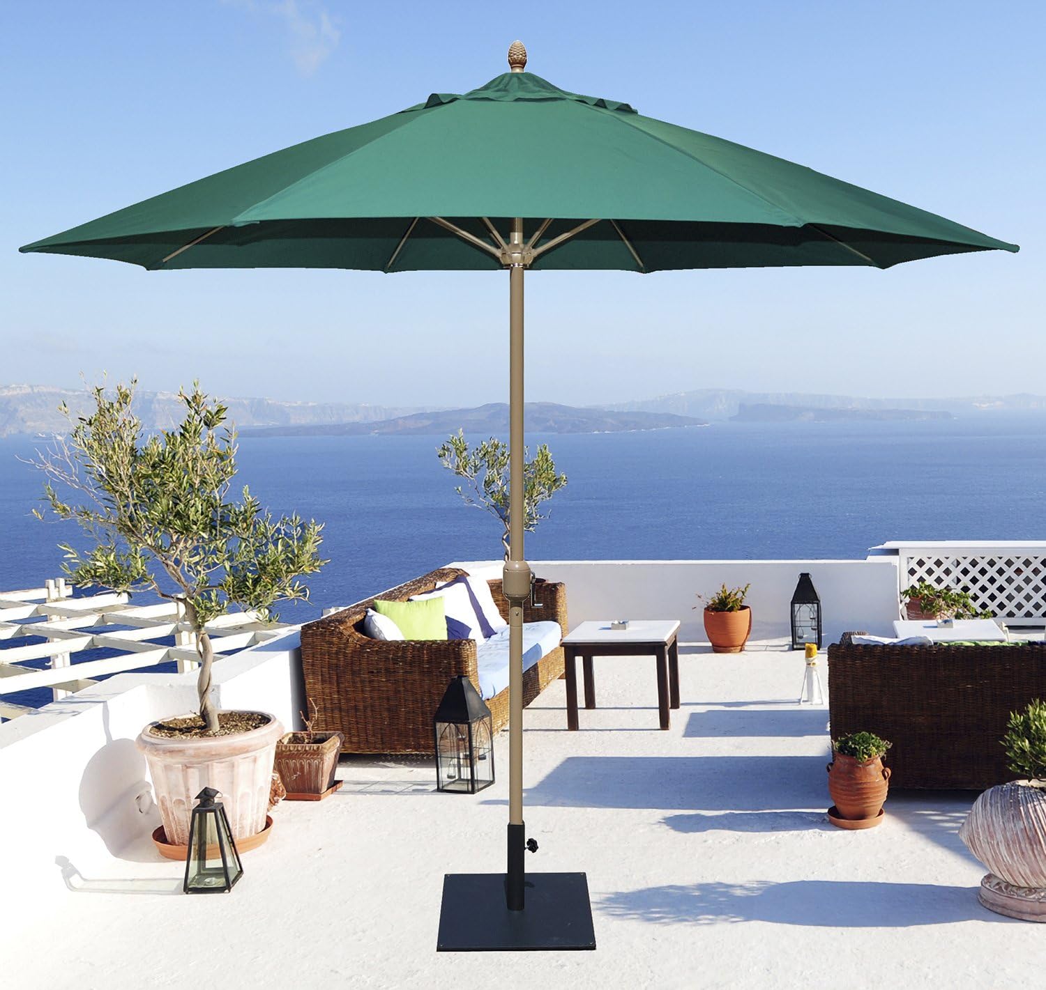 Amazon Com Tropishade 11 Sunbrella Patio Umbrella With Forest Green Cover 681hc52 Garden Outdoor