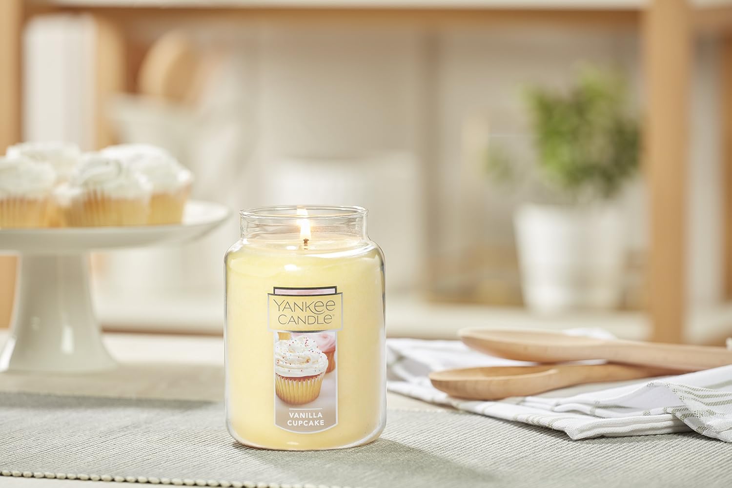 Yankee Candle Large Jar Candle Vanilla Cupcake: Home & Kitchen