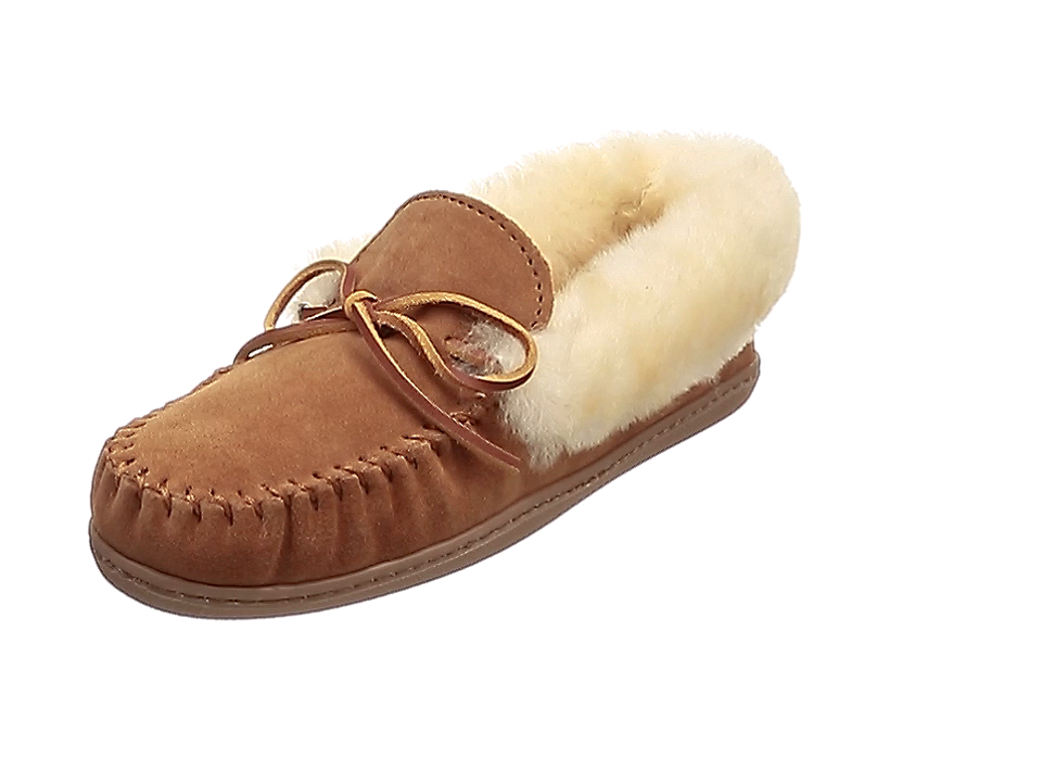 minnetonka women's alpine sheepskin moccasin