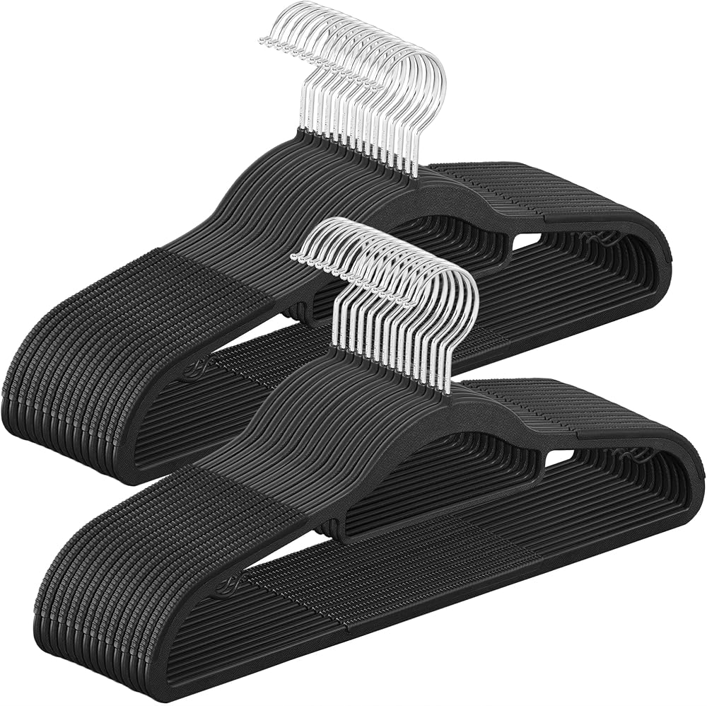 SONGMICS 30 Pack Heavy Duty Plastic Coat Hangers Non-Slip 0.5 cm Slim 42 cm