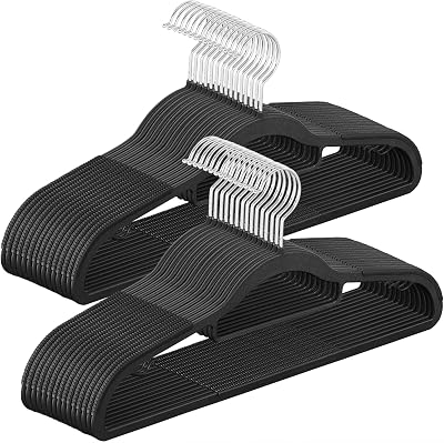 SONGMICS 30 Pack Heavy Duty Plastic Coat Hangers Non-Slip 0.5 cm Slim 42 cm