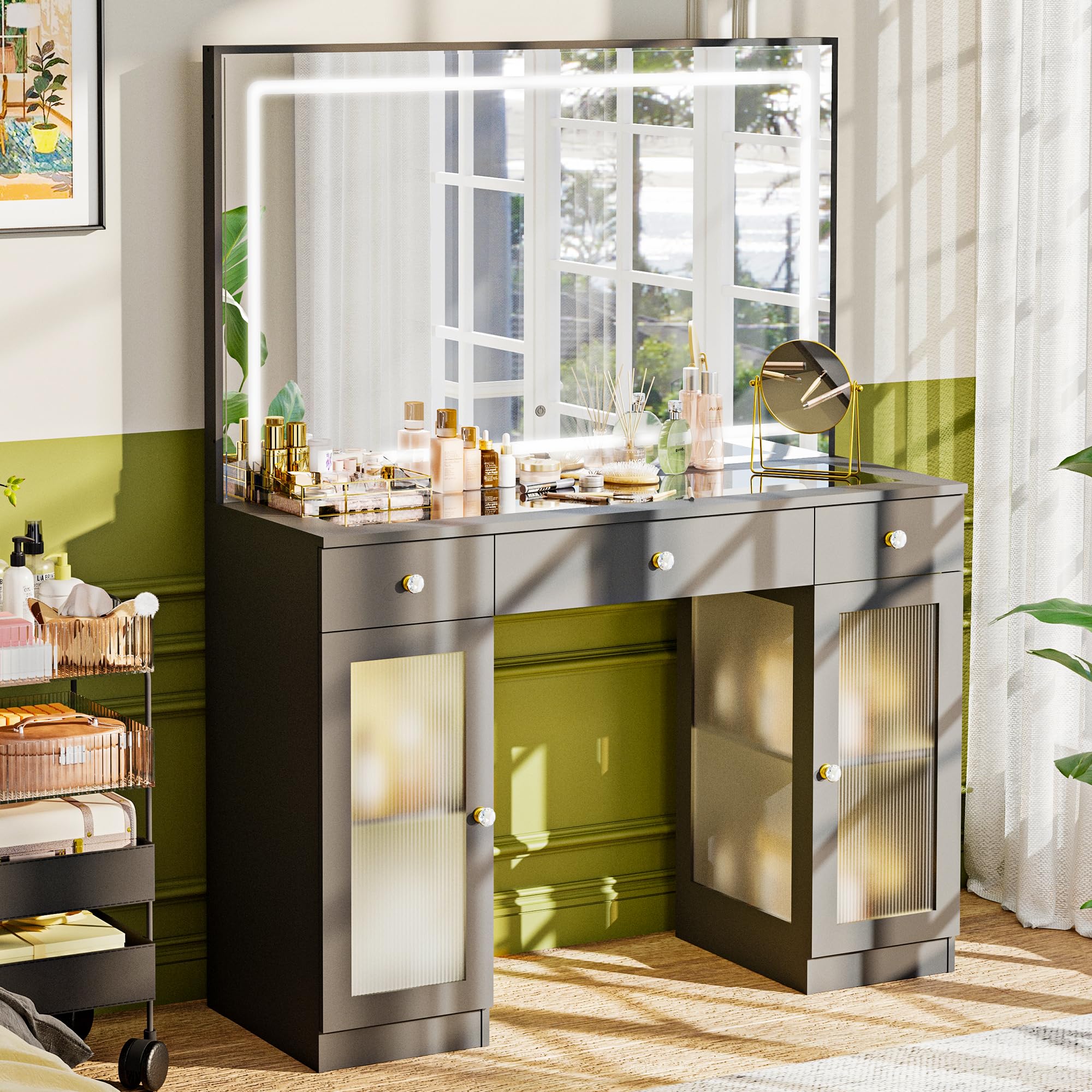 Photo 1 of ***LED STRIP OUT OF PLACE IN MIRROR**Pamapic Makeup Vanity