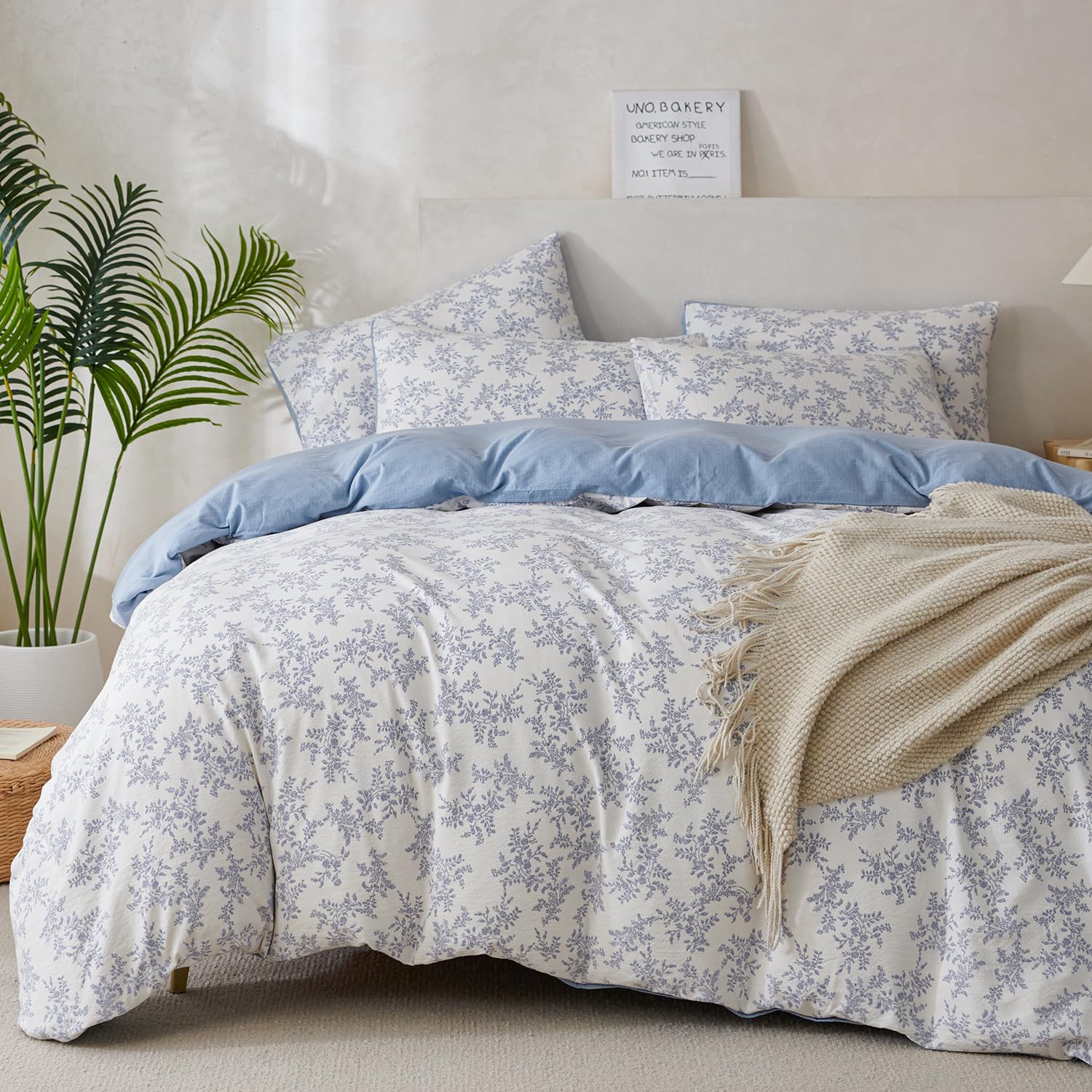 Photo 1 of Floral Duvet Cover Set Queen Luxury Soft Brushed Microfiber Crinkle Gauze Fabric 3 Pieces Bedding Set Flower Pattern Queen Duvet Cover with Zipper Closure Breathable Comfy