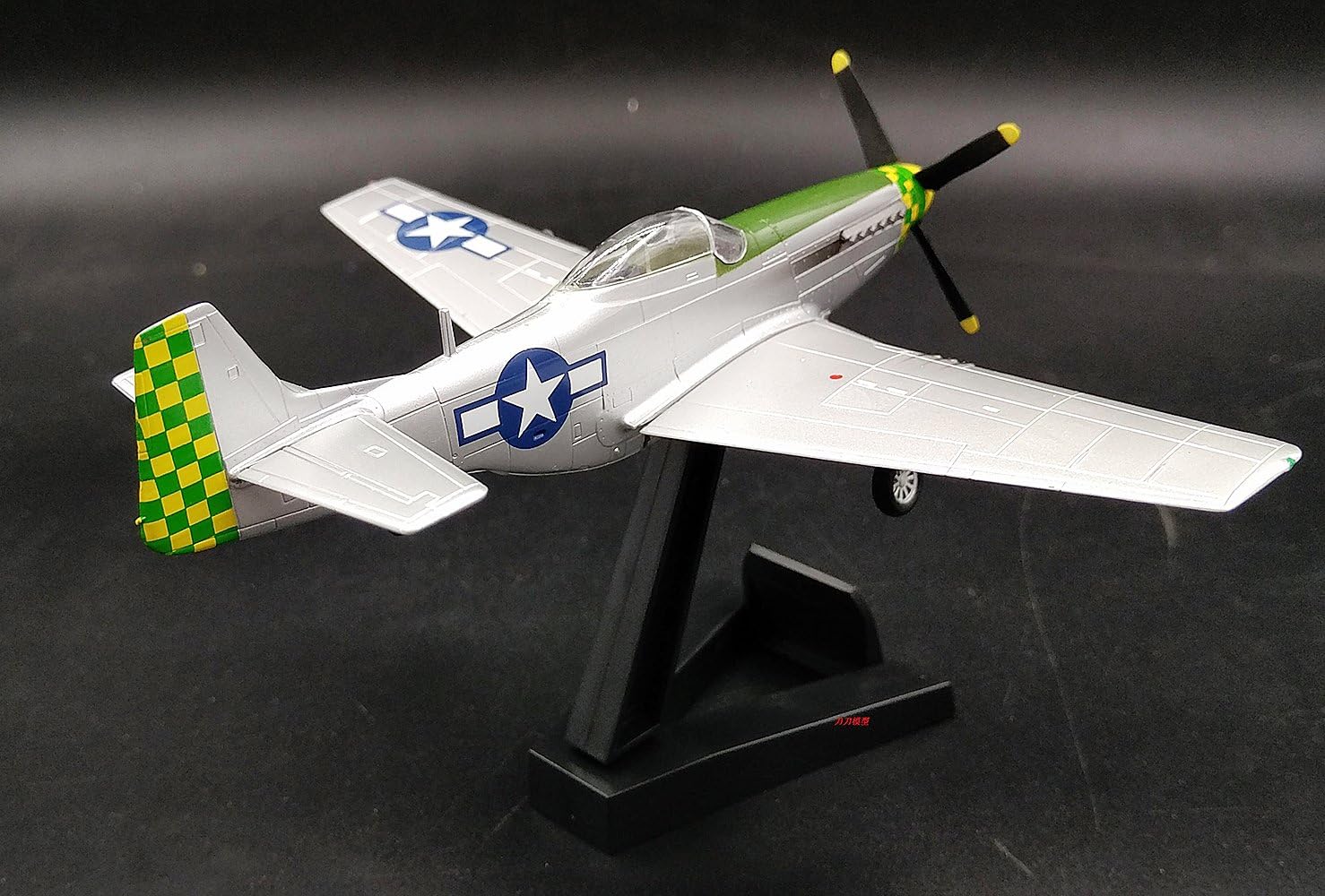 WWII US Aircraft 1/72 P51 Mustang 55FG Fighter Plane Non diecast Airplane Collection Easy Model Pre-builded: Toys & Games