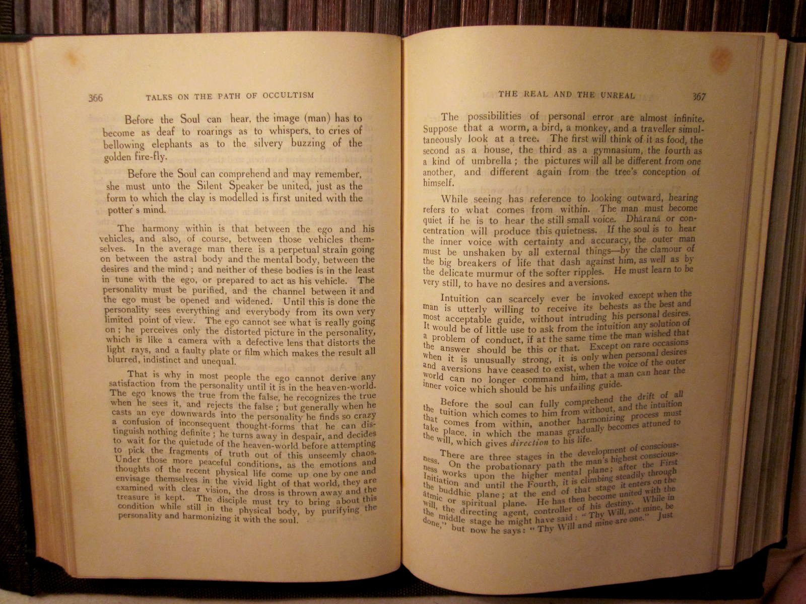 Talks On The Path Of Occultism A Commentary On At The Feet - 