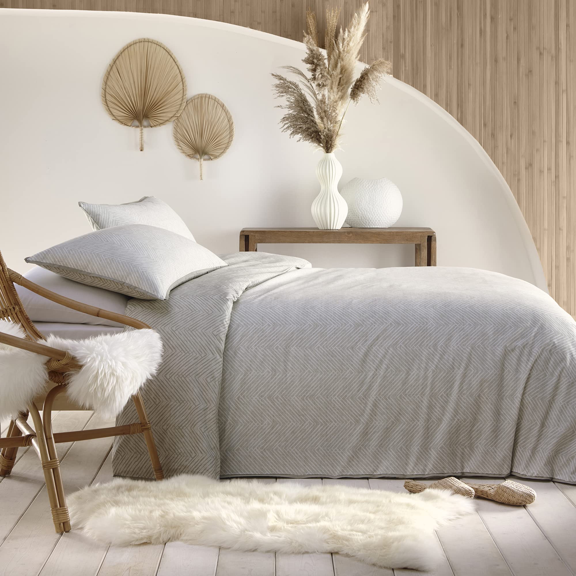 Appletree Loft - Kerala - Relaxed Cotton Duvet Cover Set - Single Bed Size in Linen