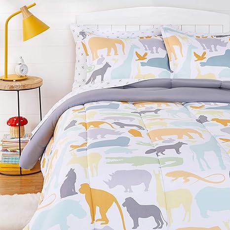 Amazon Com Amazon Basics Kids Easy Wash Microfiber Bed In A Bag Bedding Set Full Queen Animal Safari Home Kitchen