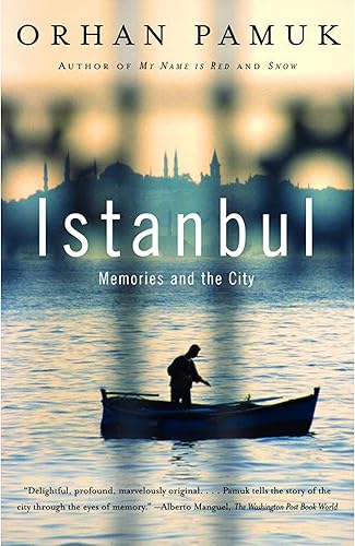 Download Istanbul: Memories and the City PDF