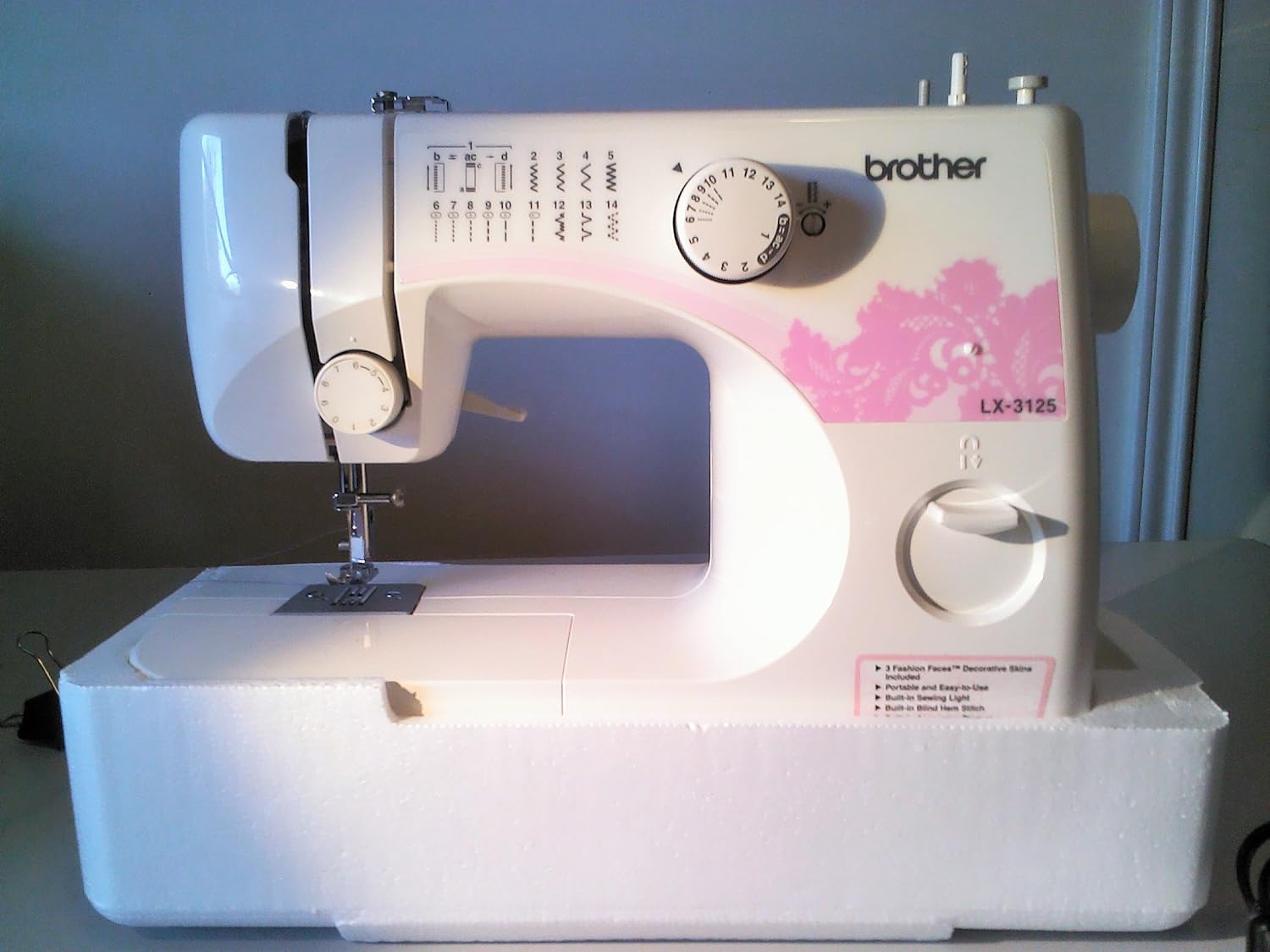 Brother LX3125E Eléctrico Máquina de Coser (Blanco, Costura, Paso 4, Giratorio, 900 RPM, 6