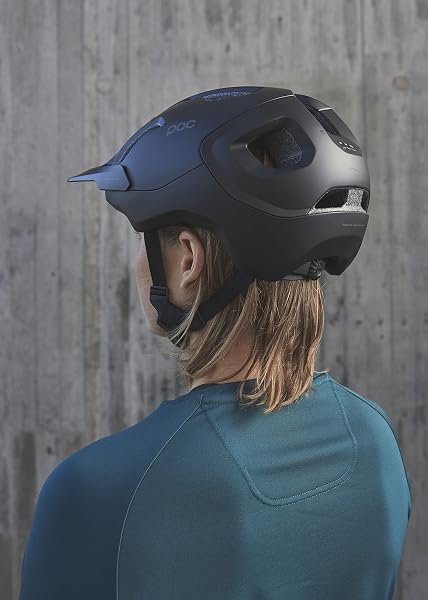 POC AXION BIKE HELMET – FINELY TUNED TRAIL PROTECTION WITH PATENTED TECHNOLOGY AND FULL ADJUSTABILITY FOR COMFORT AND SECURITY ON THE TRAIL