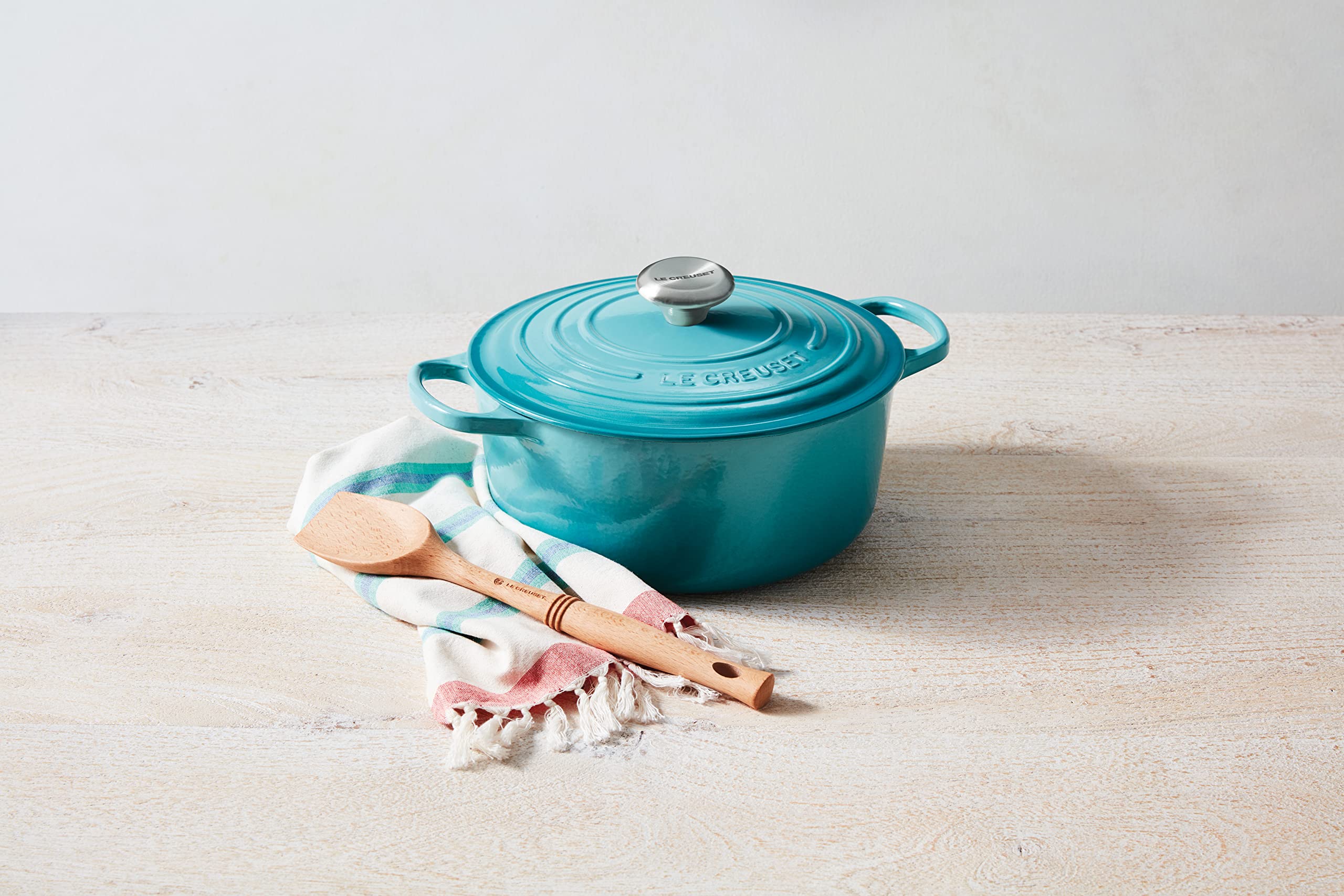 Le Creuset Signature Gusseisen-Bräter mit Deckel, Ø 24 cm, Rund, Für alle Herdarten und Induktion geeignet, Volumen: 4,2 l, 4,305 kg, Karibik, 21177241702430 5