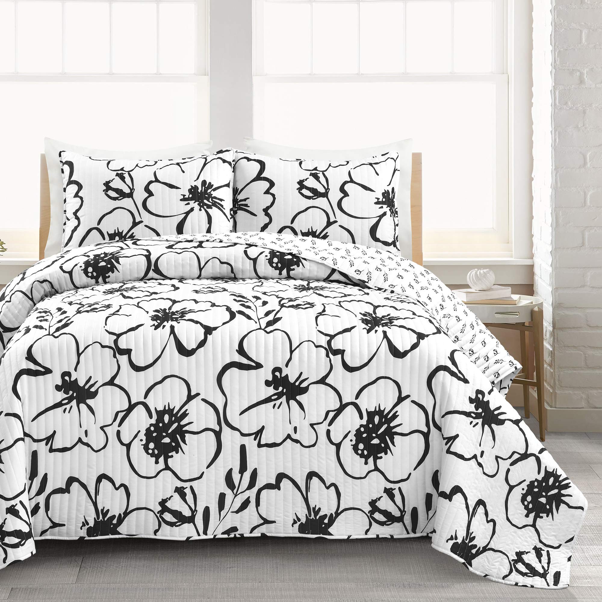 Lush Decor Scandinavian Floral Quilt King Size Reversible 3 Piece Set Black & White – Floral Bedding Set King Quilt – White Bedding Cottage Core