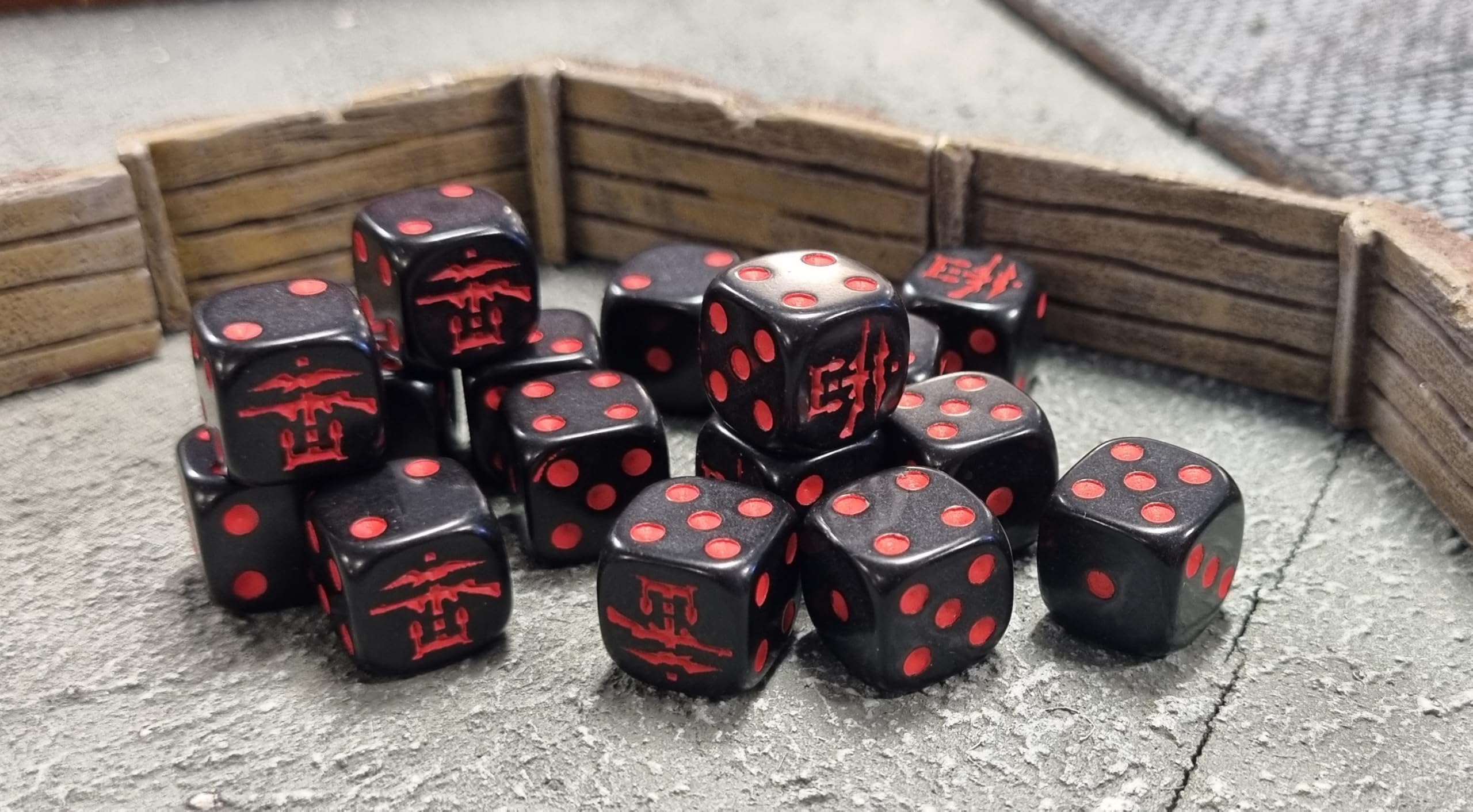 Commando D6 Dice Set (16) Bolt Action by Warlord Games