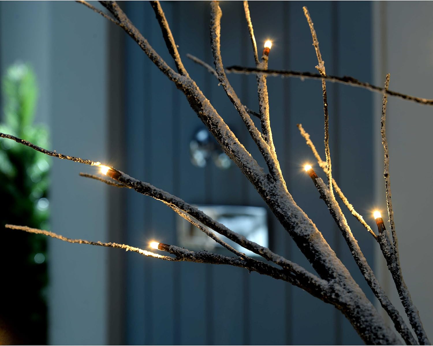 WeRChristmas Pre-Lit LED Tree with Snow Christmas Decoration, 4 feet/1.2 m - Brown/White, 3.5 cm - Image 5