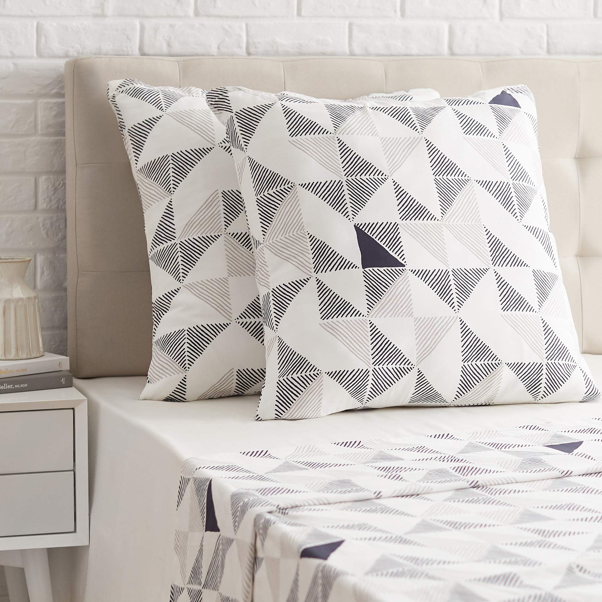 Amazon Basics Sateen Pillowcase - 80 x 80 cm x 2, Diamond Fusion