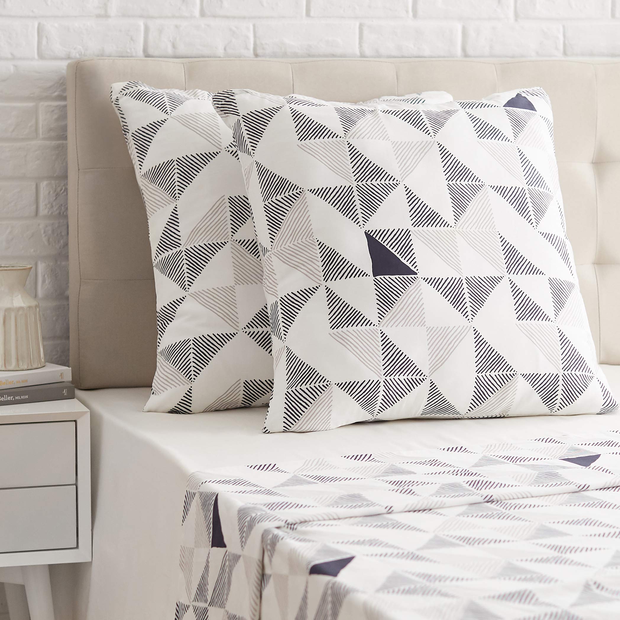 Amazon Basics Sateen Pillowcase - 80 x 80 cm x 2, Diamond Fusion