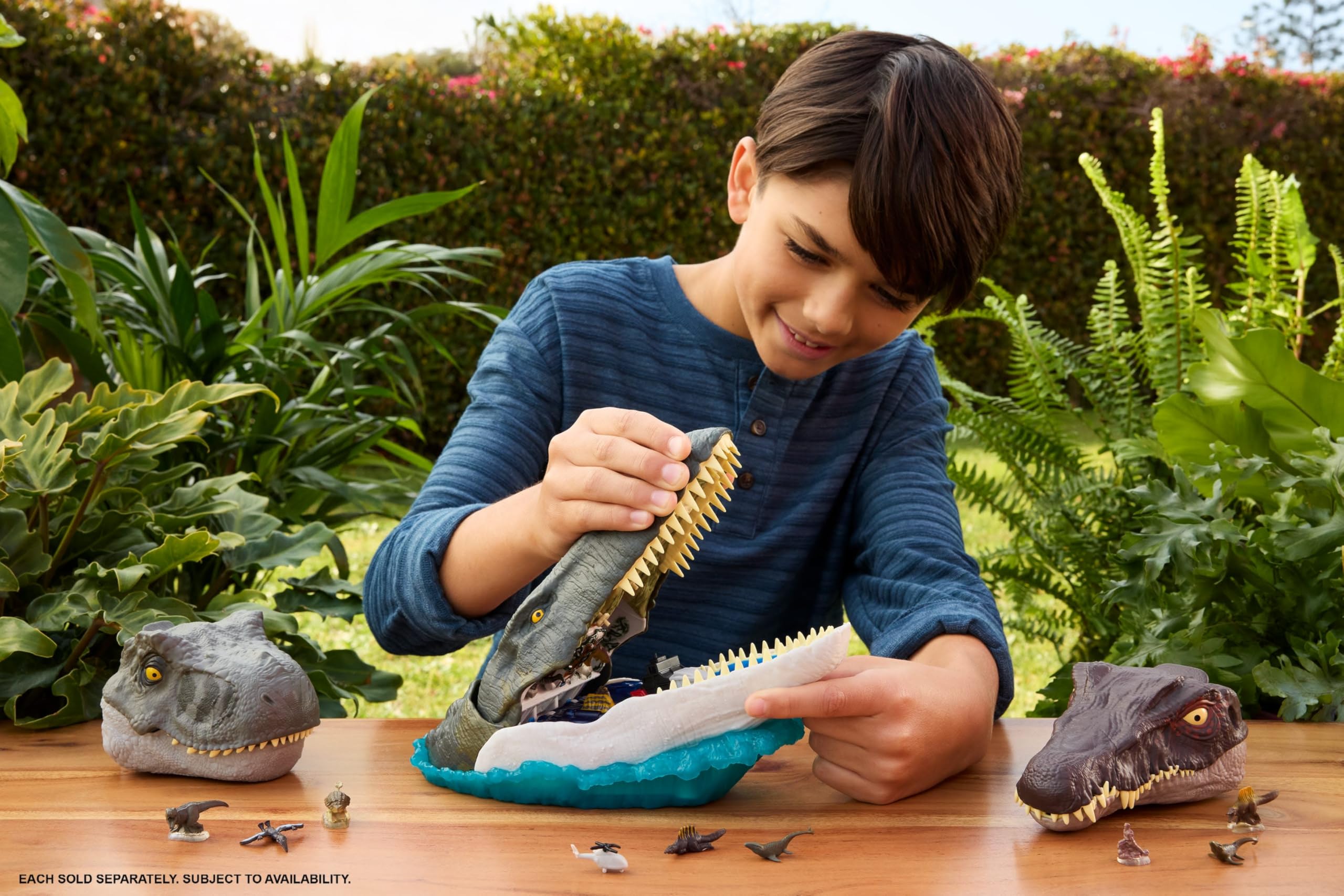 Mattel Jurassic World Jurassic World Rebirth Deluxe Mosasaurus Playset with 7 Interactive Features, 7 Sound Effects & 6 Micro Figures, Folds Up to Carry & Store