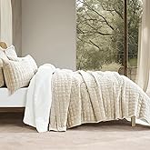 RECYCO Luxury Velvet Quilt Twin/Twin XL Size Bedding Set, Ultra Soft Velvet Comforter Set, Lightweight Quilted Channel Box Stitch Oversized Bedspread Coverlet for All Season, with 1 Sham, Beige