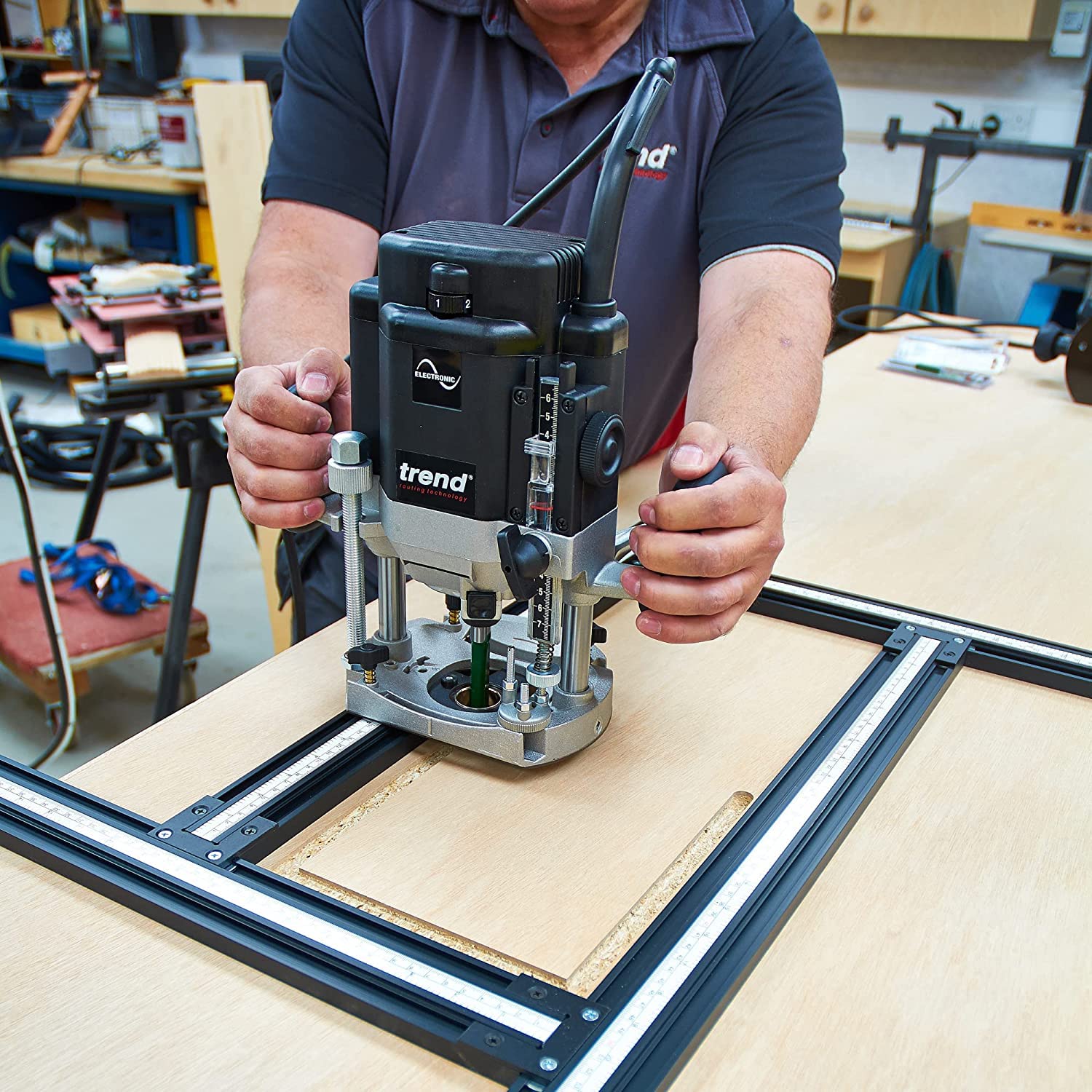 Trend Varijig Adjustable Rectangle Router Jig & Template System, Precision Frame for Recesses, Slots & Face Panel Molds, 23.6