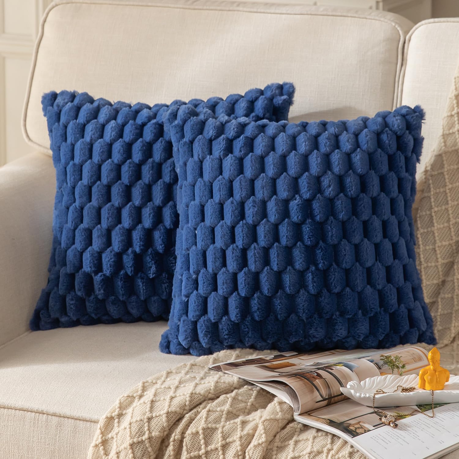 Mandioo Pack of 2 Navy Blue Super Soft Plush Decorative Cushion Covers 22x22 inch 55x55 cm Wool Velvet Throw Pillow Covers cases Faux Fur fluffy Couch Sofa Bed Livingroom