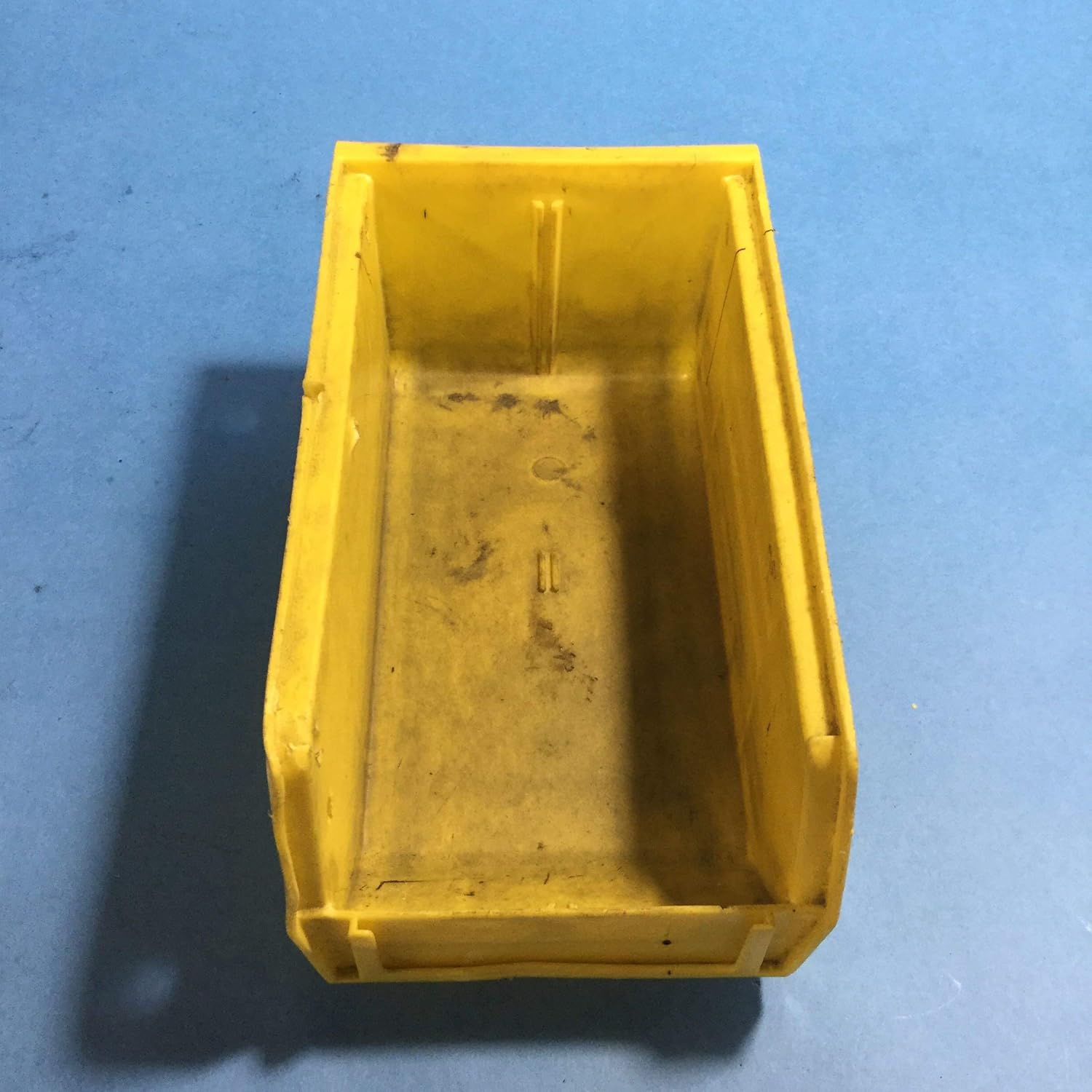 Akro Mils 30220YELLO Yellow Storage Bin Industrial & Scientific