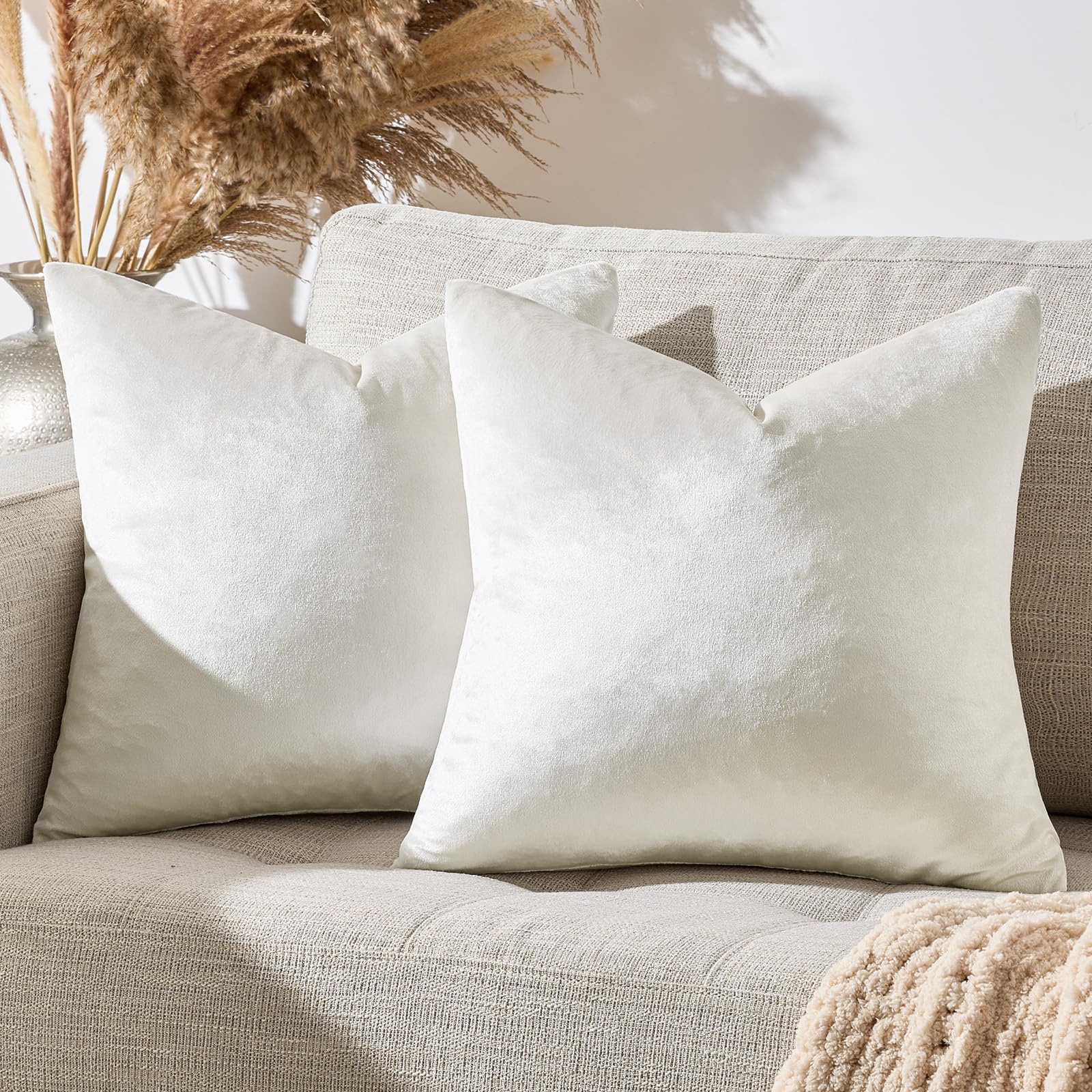GIGIZAZA Velvet Ivory Cushion Covers 16 x 16 inches Decorative Square Soft Throw Pillowcases 40 x 40 cm for Sofa Bedroom Living room 2 pack