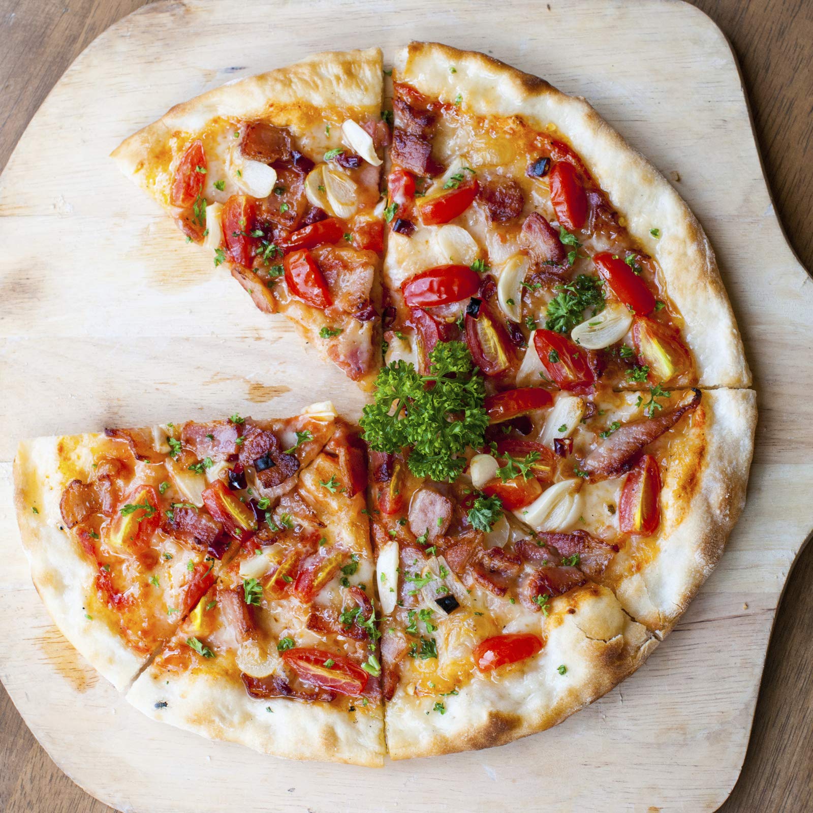 Cuisinart 12” Aluminum Pizza Peel, Lightweight Pizza Spatula with Foldable Wood Handle for Family Pizzas, Dough, Bread, Flatbreads, and More