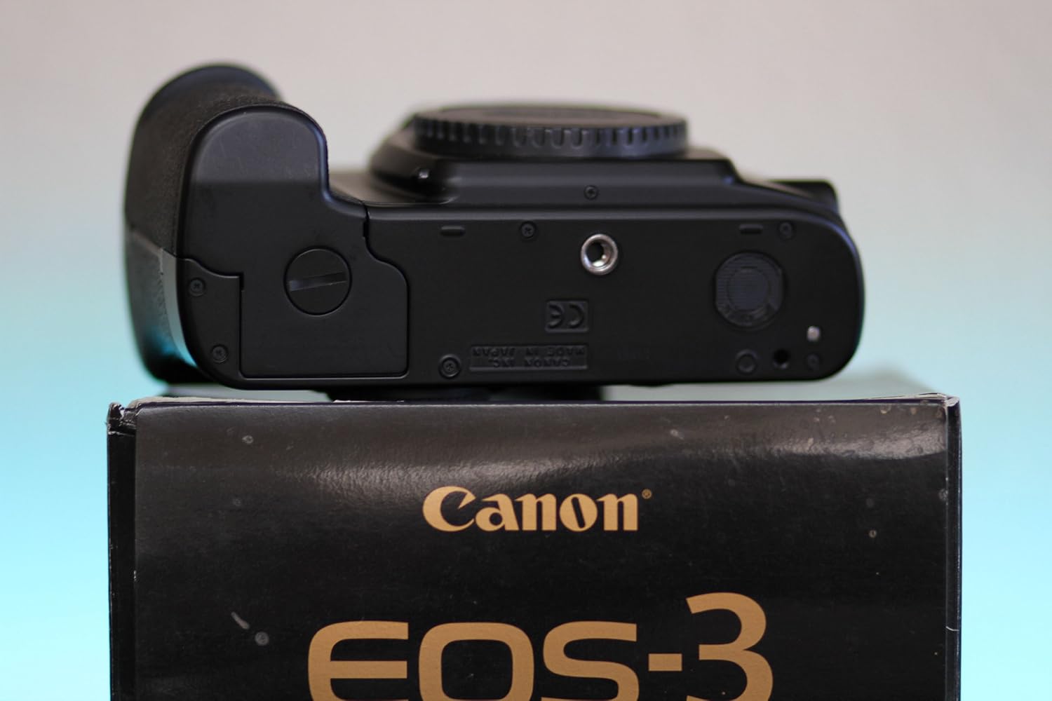 Amazon.com : Canon EOS-3 35mm SLR Camera (Body Only) :